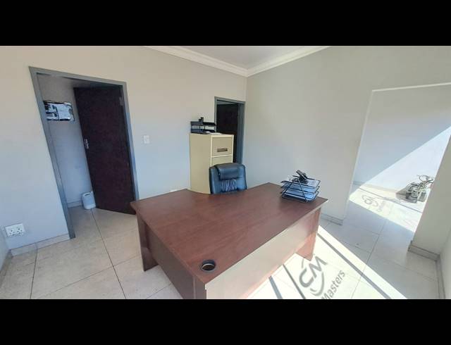 8,476M² OFFICE FOR SALE IN VEREENIGING INDUSTRIAL
